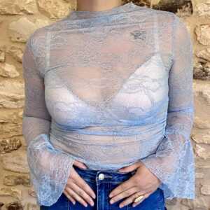 Top en dentelle bleu