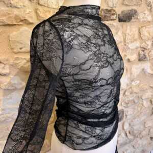 Top en dentelle noir