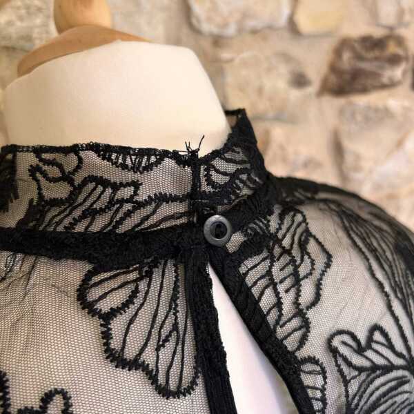 Blouse en dentelle et broderie floral – Image 3