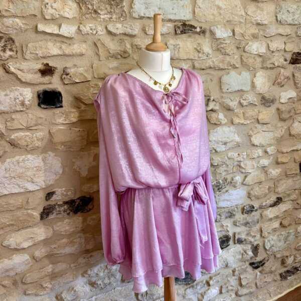 Robe courte rose satinée – Image 2