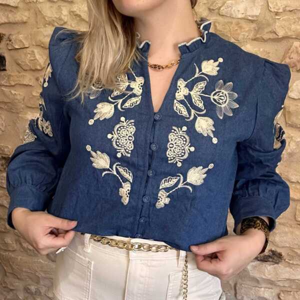 Blouse bleu jeans brodée